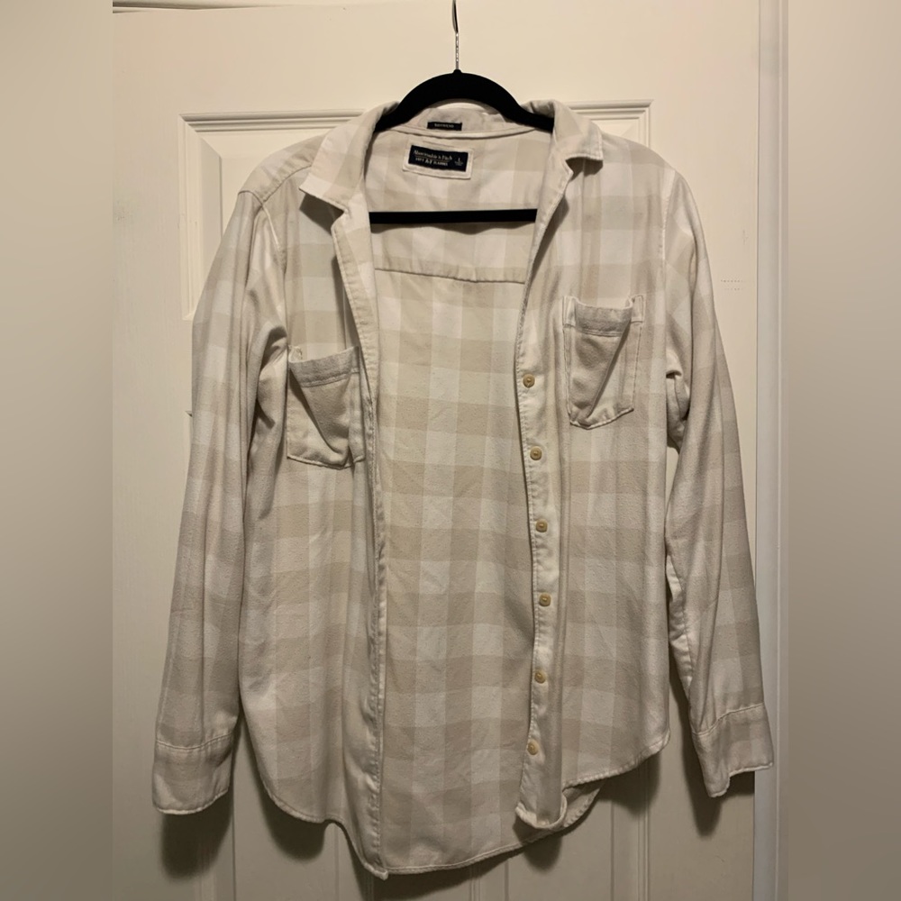 Abercrombie & Fitch Boyfriend Soft Flannel. Light cream and tan checker size L